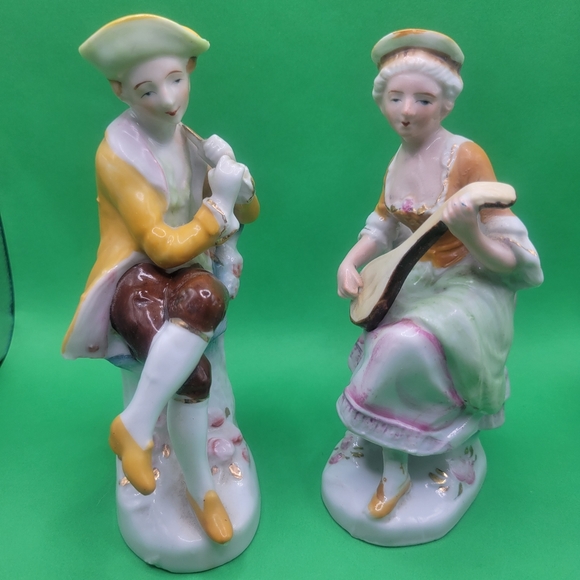 Colonial Style Vintage Porcelain Figurines - Picture 1 of 8